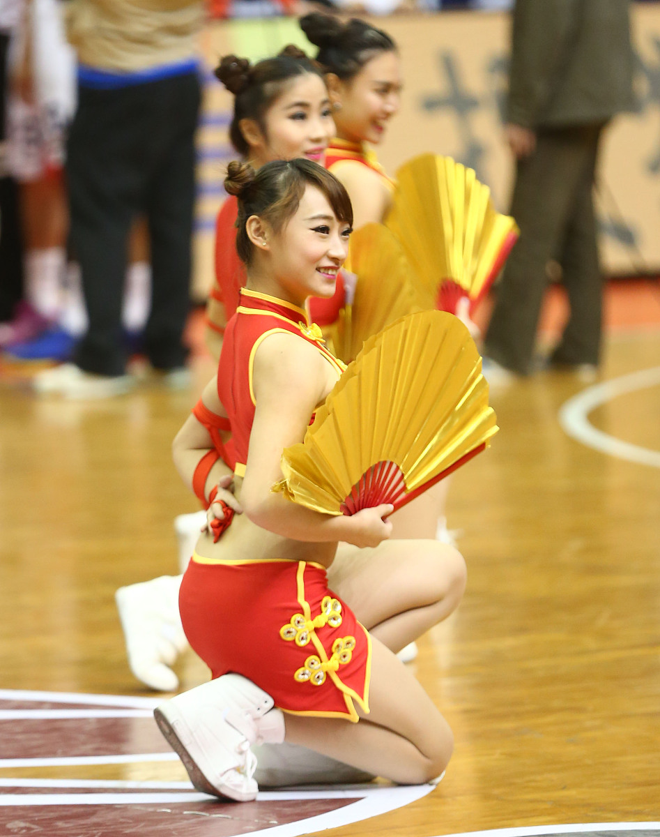 Kaiyun-关于穆古鲁扎回归赛场，赛事规则更新首场状态亮眼，美国队观众沸腾！的信息